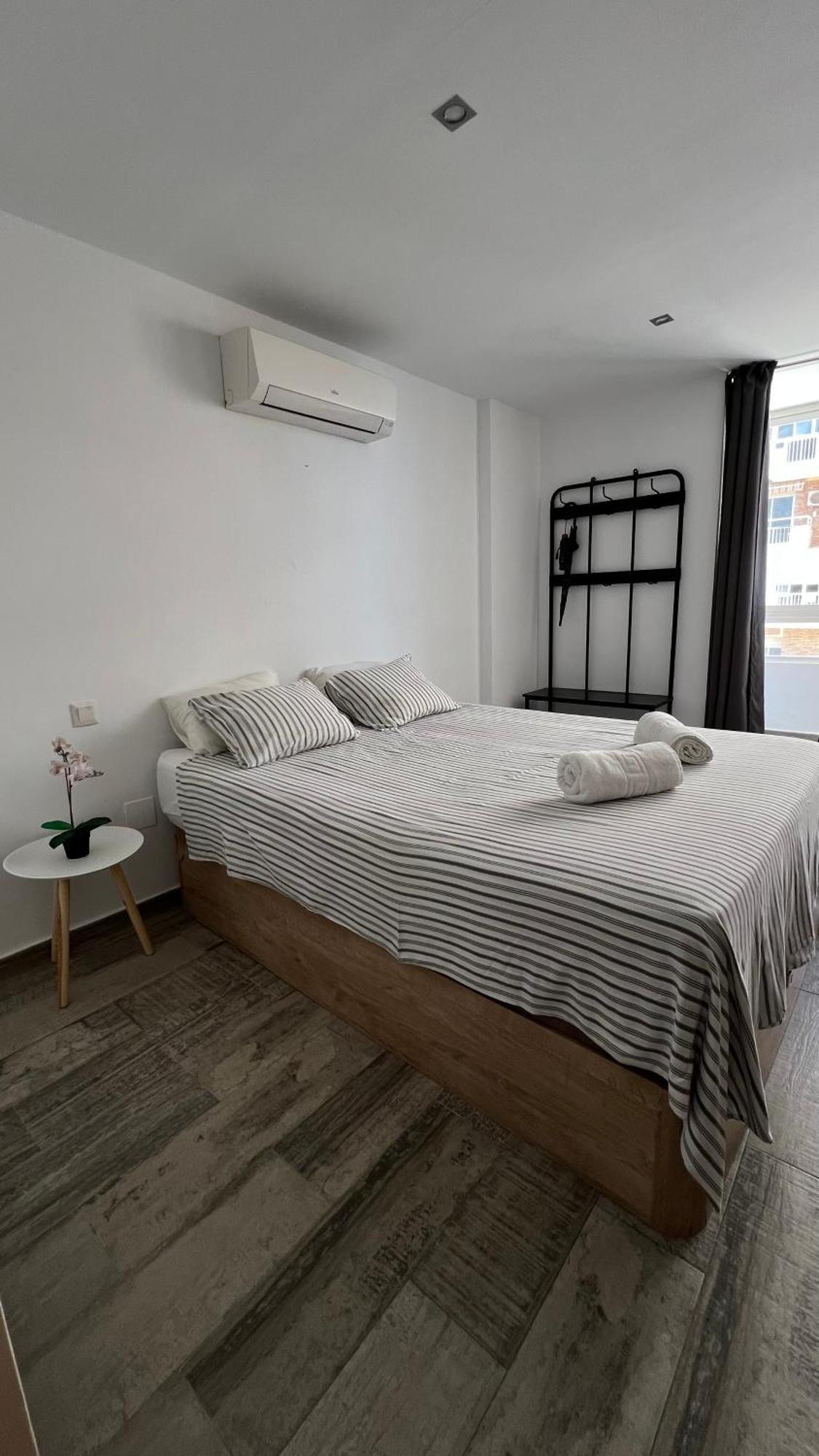 Vista A La Playa, Cerca Del Centro Con Piscina Apartment Беналмадена Екстериор снимка